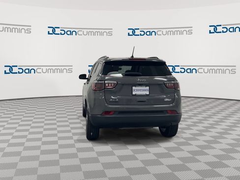 Used 2024 Jeep Compass Latitude AWD/4WD image 7