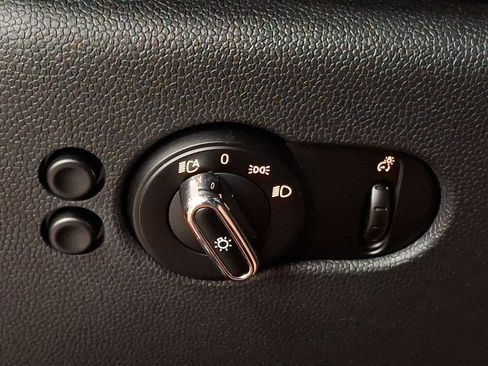 Used 2021 MINI Cooper 4-Door Hardtop w/ Storage Package FWD image 24