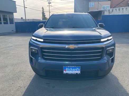 Used 2025 Chevrolet Traverse LT image 13