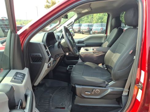 Used 2016 Ford F150 XLT w/ Equipment Group 302A Luxury AWD/4WD image 10