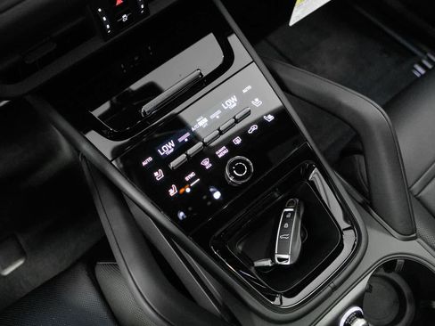 New 2026 Porsche Cayenne GTS AWD/4WD image 23