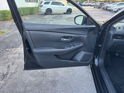 Used 2025 Nissan Sentra SV FWD image 18