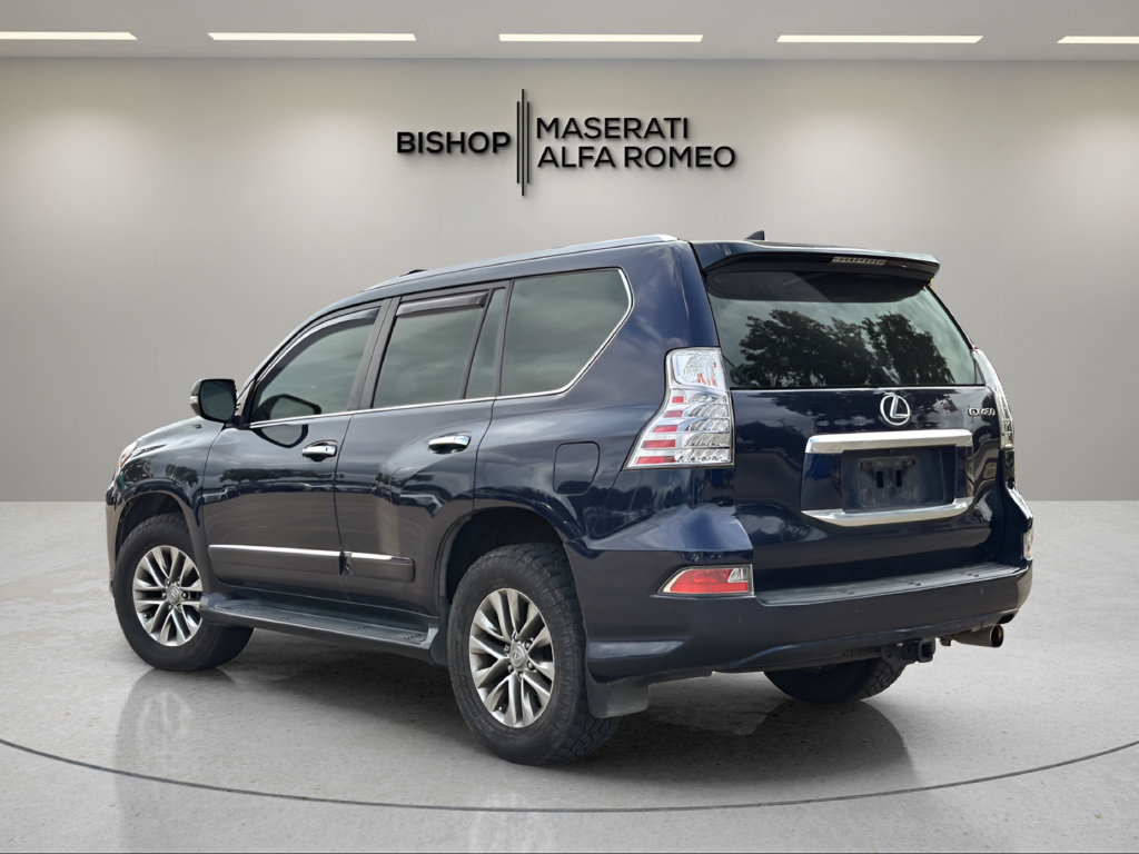 Used 2017 Lexus GX 460 Luxury w/ Preferred Accessory Package AWD/4WD image 3