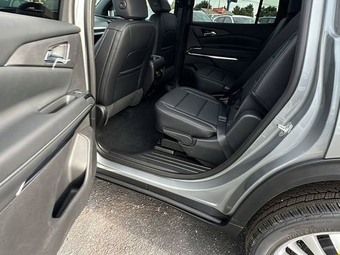 New 2026 Chevrolet Traverse LT w/ Driver Confidence Package image 17
