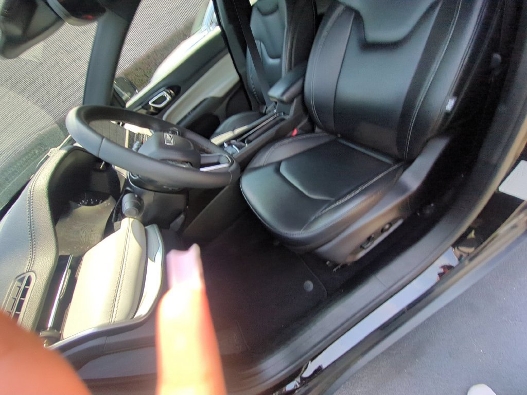 Used 2025 Jeep Compass Limited AWD/4WD image 23