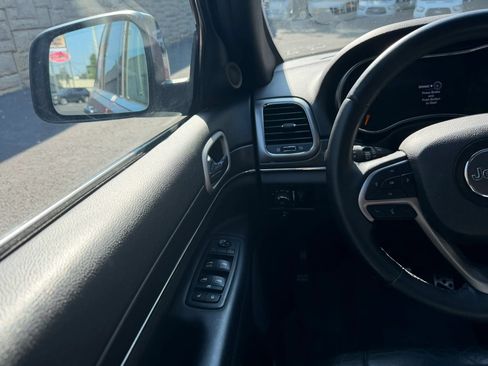 Used 2018 Jeep Grand Cherokee Limited RWD image 17
