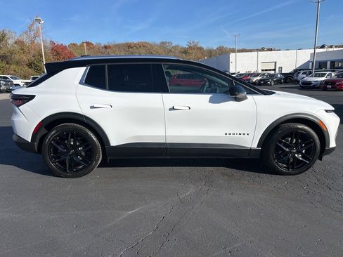New 2026 Chevrolet Equinox EV LT w/ LPO, Blackout Package FWD image 4