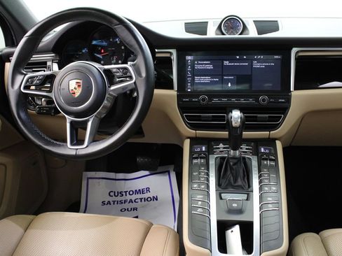 Used 2020 Porsche Macan AWD/4WD image 16