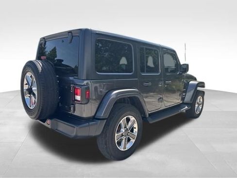 Used 2021 Jeep Wrangler Unlimited Sahara w/ Uconnect 4C Nav & Sound Group AWD/4WD image 7