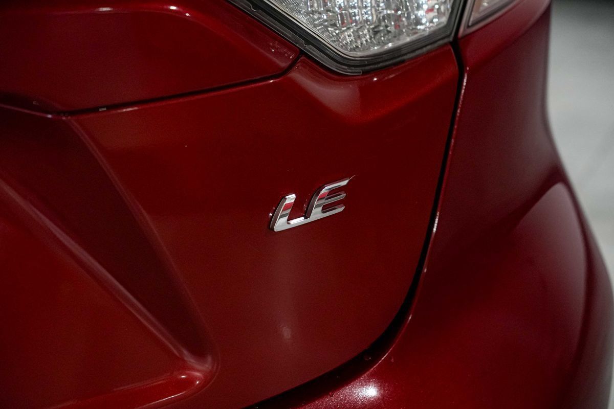 Used 2021 Toyota Corolla LE FWD image 12