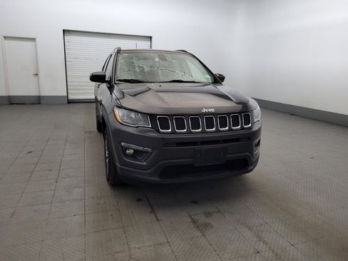 Used 2017 Jeep Compass Latitude w/ Popular Equipment Group AWD/4WD image 14