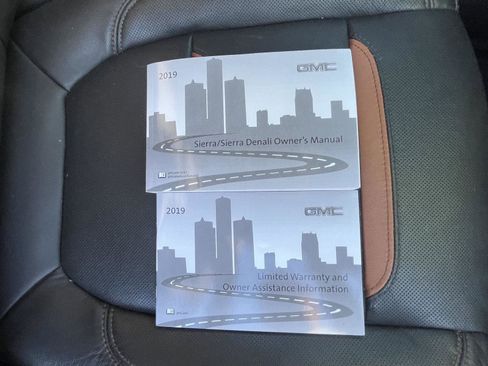 Used 2019 GMC Sierra 1500 AT4 w/ AT4 Premium Package image 26