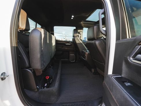 Used 2023 Chevrolet Silverado 1500 High Country w/ Z71 Off-Road Package image 36