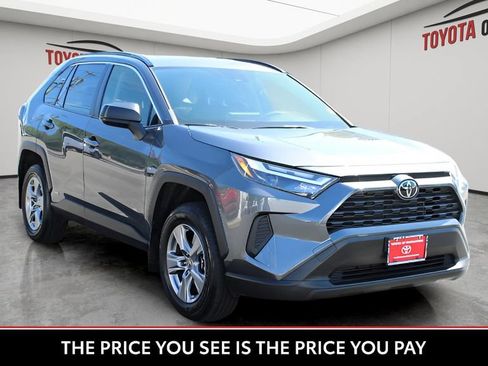 Used 2025 Toyota RAV4 LE AWD/4WD image 7
