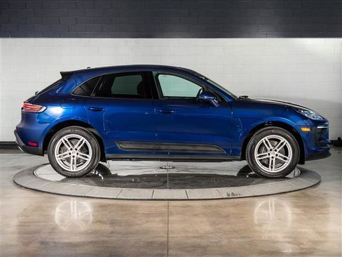Certified 2026 Porsche Macan AWD/4WD image 8