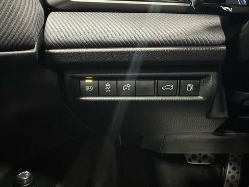 Used 2025 Toyota Camry SE image 17