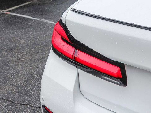 Certified 2023 BMW 530e w/ M Sport Package image 7