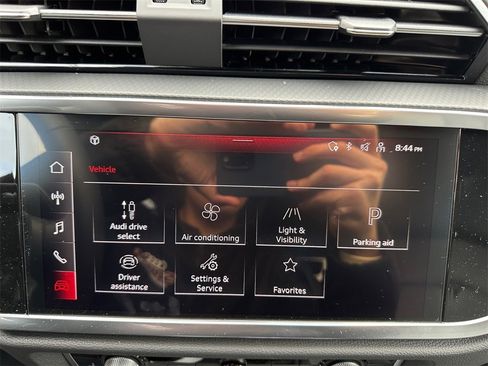 New 2025 Audi Q3 2.0T Premium image 18