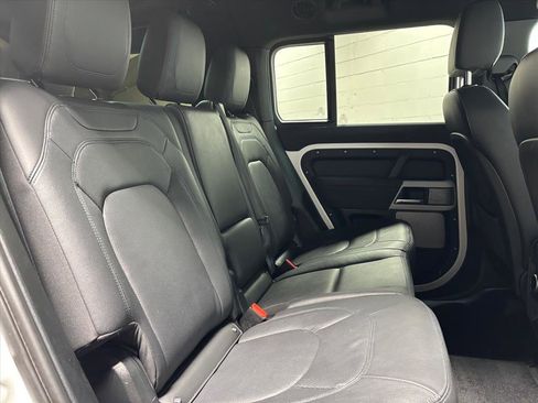 Used 2023 Land Rover Defender 130 S image 40