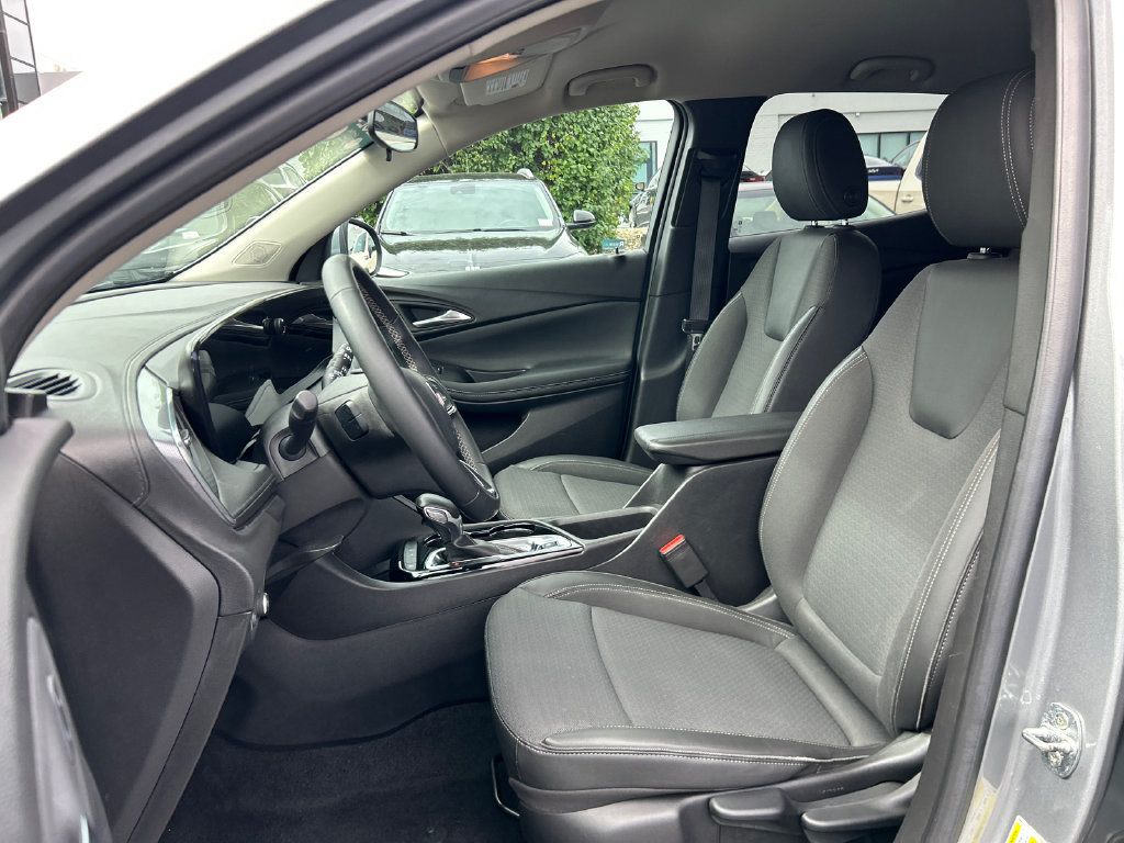 Certified 2024 Buick Encore GX Preferred FWD image 18