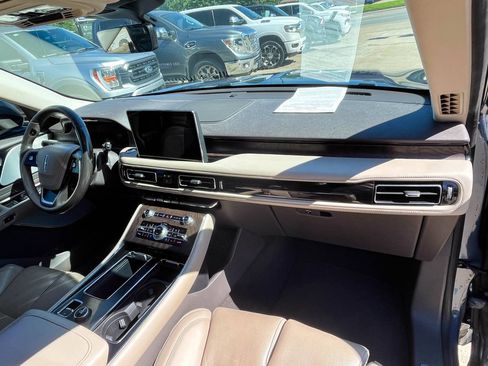 Used 2020 Lincoln Aviator Reserve w/ Equipment Group 201A RWD image 9