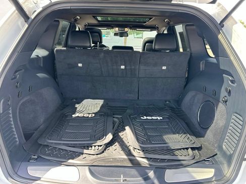 Used 2015 Jeep Grand Cherokee Overland w/ Advanced Technology Group AWD/4WD image 48