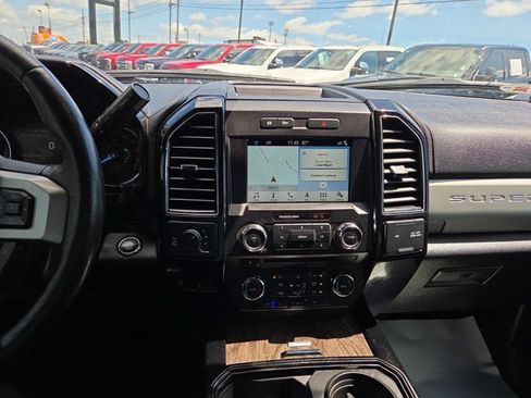 Used 2018 Ford F250 Lariat w/ Lariat Ultimate Package AWD/4WD image 16