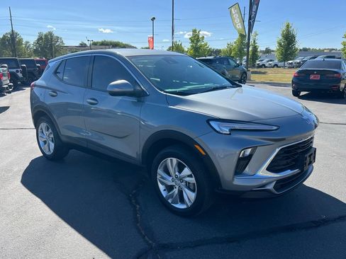 Used 2025 Buick Encore GX Preferred AWD/4WD image 6