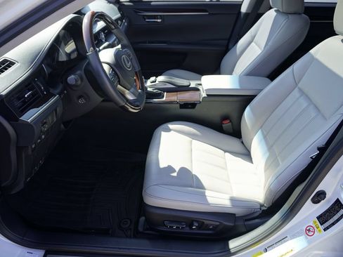 Used 2017 Lexus ES 350 w/ Luxury Package FWD image 19