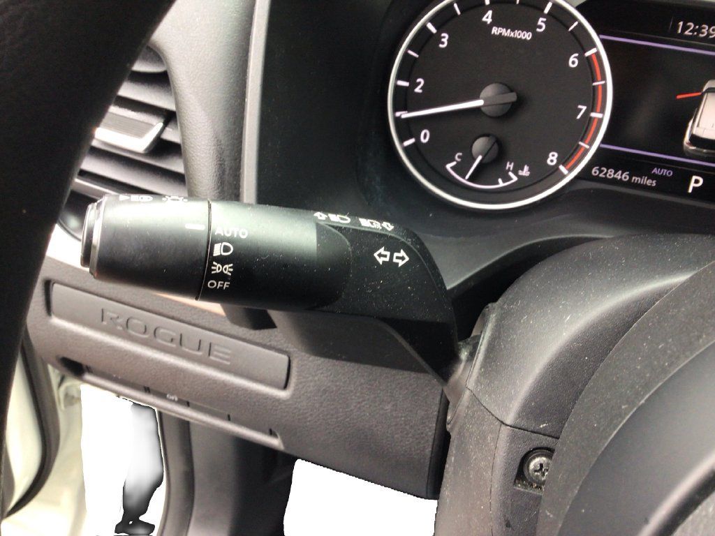 Used 2023 Nissan Rogue S AWD/4WD image 18