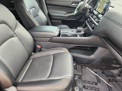 Used 2024 Nissan Pathfinder SL w/ Cargo Package FWD image 20