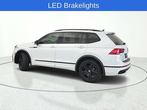 Used 2024 Volkswagen Tiguan SE R-Line AWD/4WD image 3