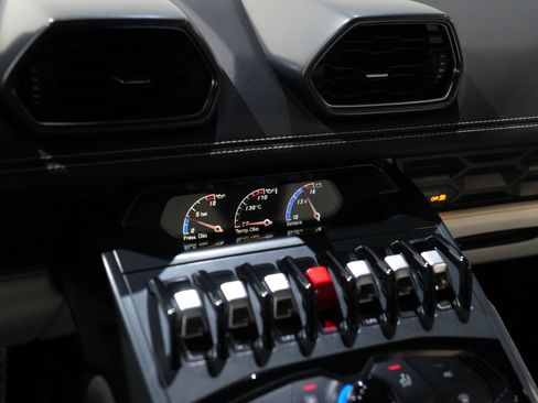 Used 2015 Lamborghini Huracan LP 610-4 image 37