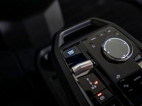 Used 2023 BMW iX xDrive50 w/ Sport Package image 33