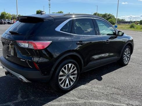 Used 2021 Ford Escape Titanium image 6