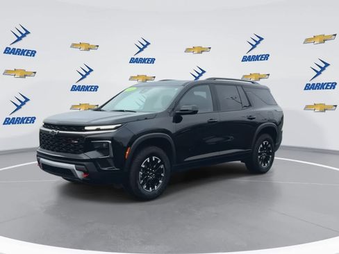 Used 2024 Chevrolet Traverse Z71 w/ Enhanced Driving Package image 4