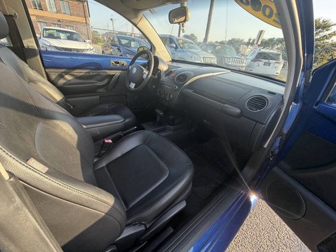 Used 2008 Volkswagen Beetle S FWD image 12