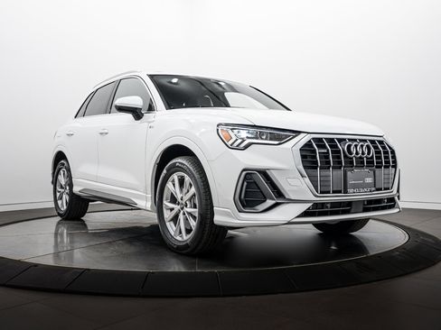 Certified 2023 Audi Q3 2.0T Premium w/ Convenience Package AWD/4WD image 1