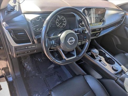 Used 2023 Nissan Rogue SL w/ SL Premium Package image 10