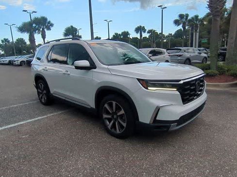 Used 2023 Honda Pilot Elite image 2