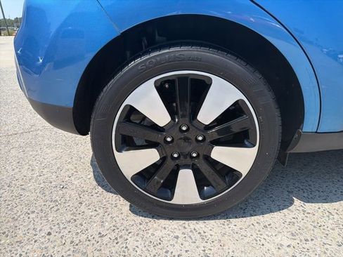 Used 2019 Kia Soul + FWD image 16