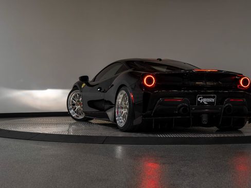 Used 2019 Ferrari 488 Pista Coupe RWD image 23