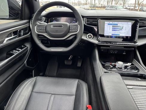 Used 2023 Jeep Wagoneer Series III w/ Premium Group I image 21