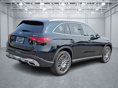 Certified 2025 Mercedes-Benz GLC 300 4MATIC image 7