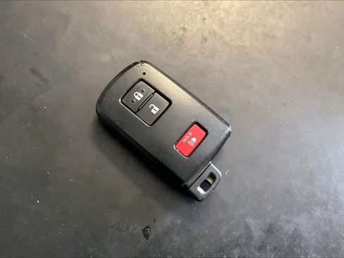 Used 2020 Toyota Tacoma TRD Off-Road w/ Technology Package AWD/4WD image 19