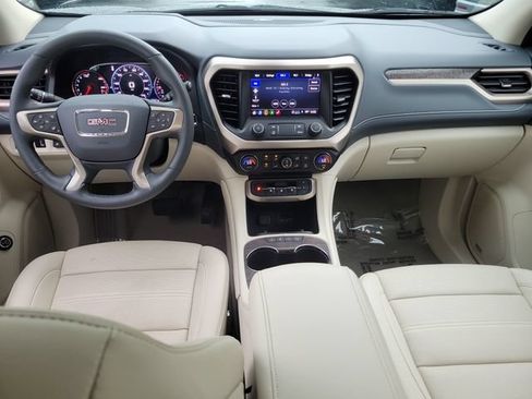 Certified 2023 GMC Acadia Denali w/ Denali Ultimate Package FWD image 17