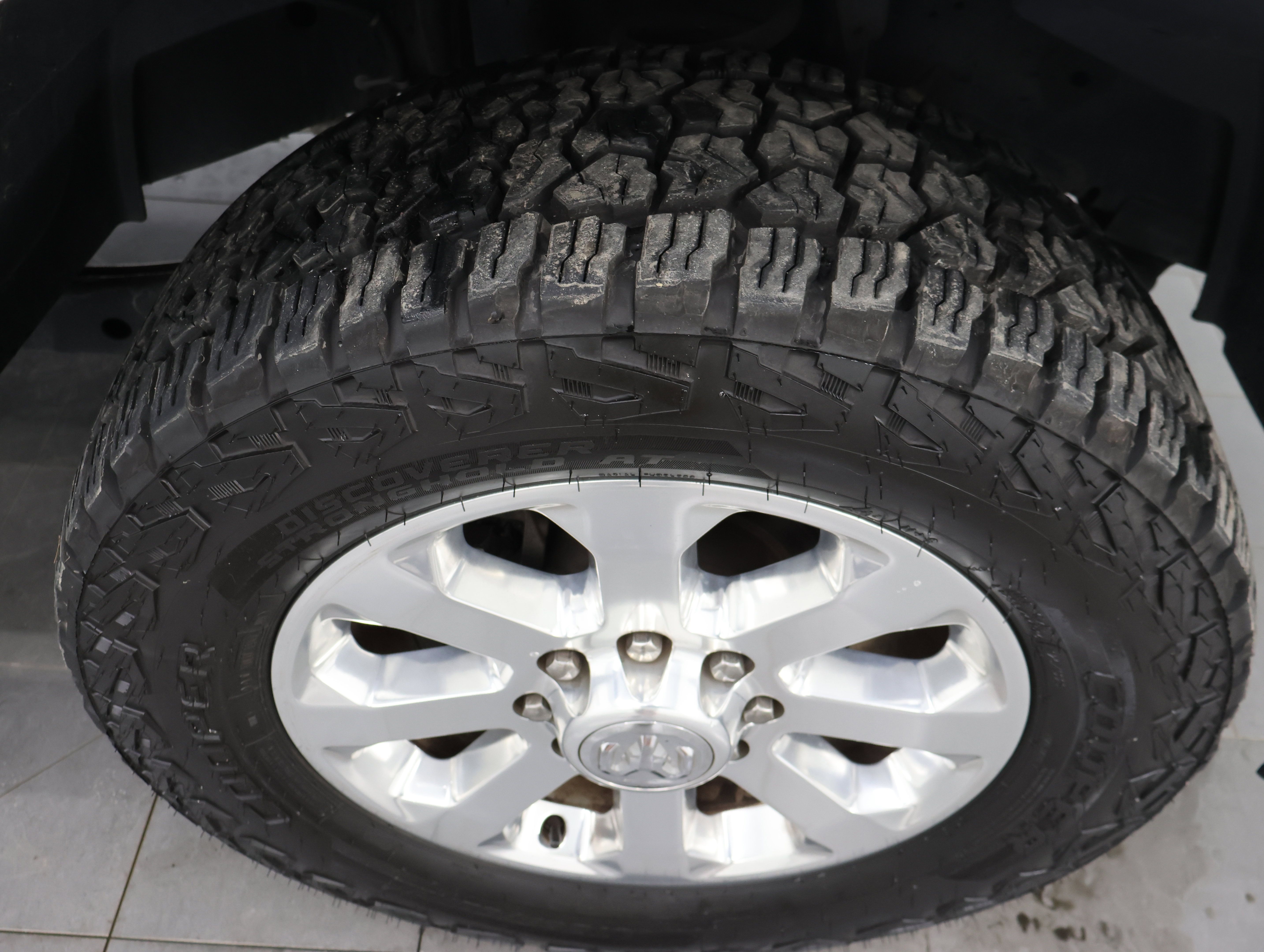 Used 2020 RAM 2500 Laramie AWD/4WD image 3