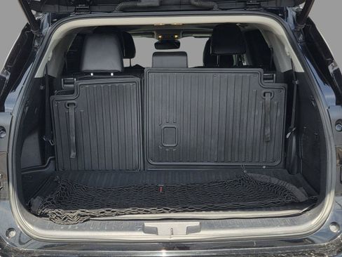 Used 2021 Toyota Highlander XLE FWD image 31