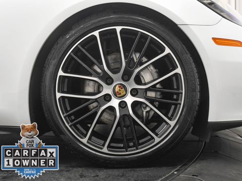 Used 2022 Porsche Panamera Platinum Edition image 34