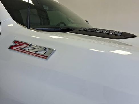 Used 2025 Chevrolet Silverado 2500 LTZ w/ LTZ Premium Package AWD/4WD image 10